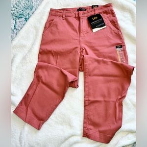 Lee Relaxed fit-Crop pants- sz 8-Coral/Salmon color NWT